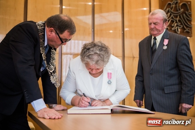 Zdjęcie w galerii na portalu naszraciborz.pl: Złote gody w Pietrowicach Wielkich - dziewięć par świętowało jubileusz 50-lecia pożycia małżeńskiego wiadomości z regionu