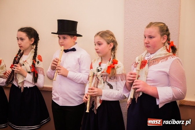 Zdjęcie w galerii na portalu naszraciborz.pl: Złote gody w Pietrowicach Wielkich - dziewięć par świętowało jubileusz 50-lecia pożycia małżeńskiego wiadomości z regionu