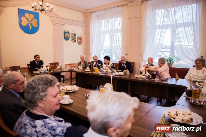 Zdjęcie w galerii na portalu naszraciborz.pl: Złote gody w Pietrowicach Wielkich - dziewięć par świętowało jubileusz 50-lecia pożycia małżeńskiego wiadomości z regionu
