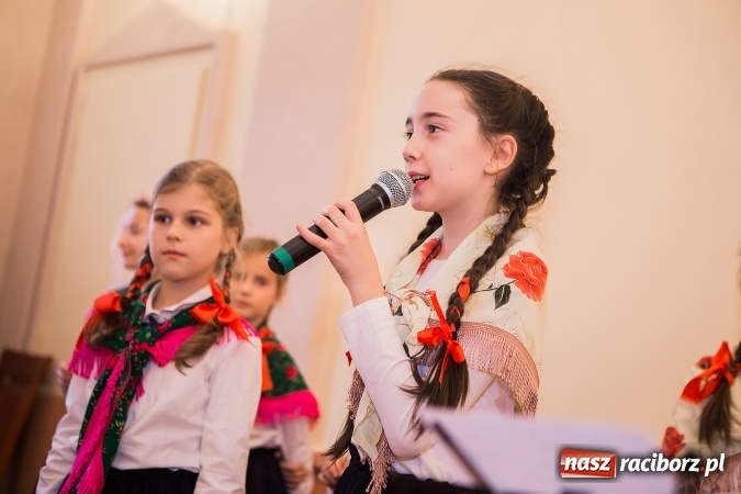 Zdjęcie w galerii na portalu naszraciborz.pl: Złote gody w Pietrowicach Wielkich - dziewięć par świętowało jubileusz 50-lecia pożycia małżeńskiego wiadomości z regionu