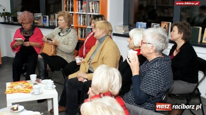 Zdjęcie w galerii na portalu naszraciborz.pl: Słynni pisarze we wspomnieniach Klubu Przyjaciół Biblioteki na Ostrogu  wiadomości z regionu