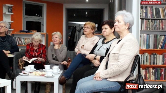 Zdjęcie w galerii na portalu naszraciborz.pl: Słynni pisarze we wspomnieniach Klubu Przyjaciół Biblioteki na Ostrogu  wiadomości z regionu