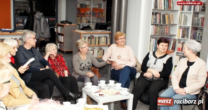 Zdjęcie w galerii na portalu naszraciborz.pl: Słynni pisarze we wspomnieniach Klubu Przyjaciół Biblioteki na Ostrogu  wiadomości z regionu