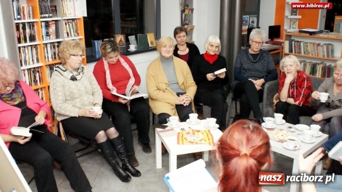 Zdjęcie w galerii na portalu naszraciborz.pl: Słynni pisarze we wspomnieniach Klubu Przyjaciół Biblioteki na Ostrogu  wiadomości z regionu