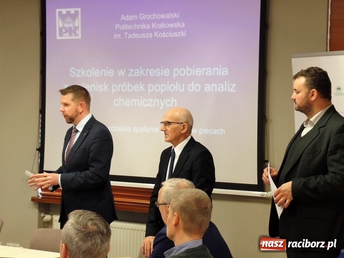 Zdjęcie w galerii na portalu naszraciborz.pl: Pracownicy samorządowi szkolili się w zakresie poboru prób popiołu  wiadomości z regionu