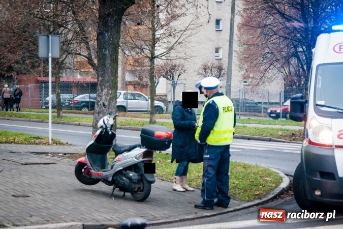 Zdjęcie w galerii na portalu naszraciborz.pl: Zderzenie skutera z fiatem przy Słowackiego wiadomości z regionu