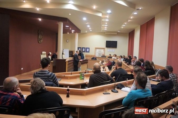 Zdjęcie w galerii na portalu naszraciborz.pl: W magistracie odbyło się spotkanie w sprawie organizacji obchodów 800-lecia praw miejskich wiadomości z regionu