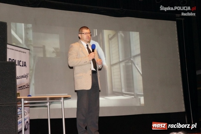 Zdjęcie w galerii na portalu naszraciborz.pl: Szkolenie antyterrorystyczne w Raciborskim Centrum Kultury wiadomości z regionu