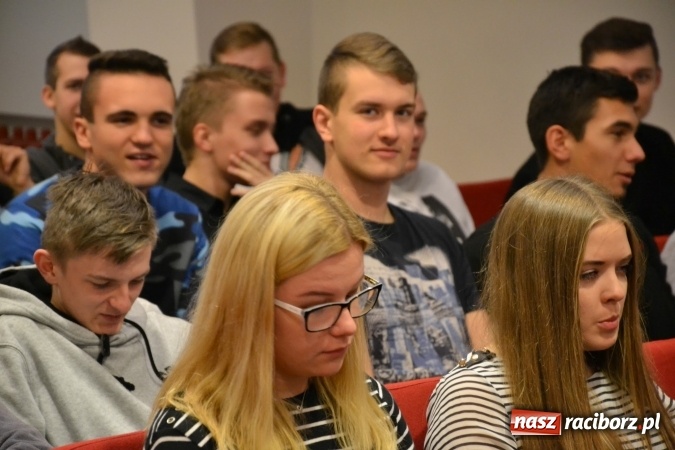 Zdjęcie w galerii na portalu naszraciborz.pl: Jak założyć działalność gospodarczą w miejscu zamieszkania? Ostatni dzień Światowego Tygodnia Przedsiębiorczości na raciborskim zamku  wiadomości z regionu