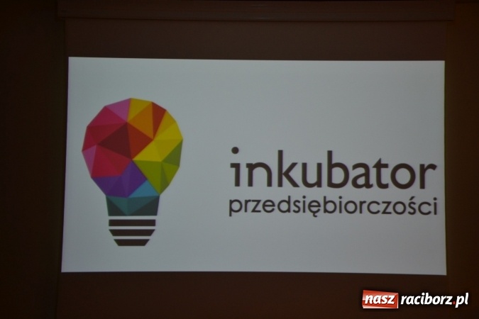 Zdjęcie w galerii na portalu naszraciborz.pl: Jak założyć działalność gospodarczą w miejscu zamieszkania? Ostatni dzień Światowego Tygodnia Przedsiębiorczości na raciborskim zamku  wiadomości z regionu