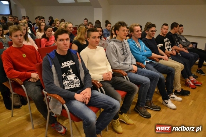 Zdjęcie w galerii na portalu naszraciborz.pl: Jak założyć działalność gospodarczą w miejscu zamieszkania? Ostatni dzień Światowego Tygodnia Przedsiębiorczości na raciborskim zamku  wiadomości z regionu