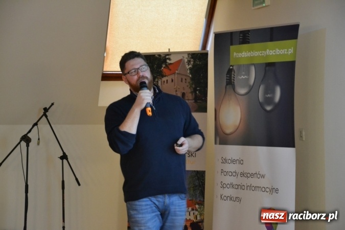 Zdjęcie w galerii na portalu naszraciborz.pl: Jak założyć działalność gospodarczą w miejscu zamieszkania? Ostatni dzień Światowego Tygodnia Przedsiębiorczości na raciborskim zamku  wiadomości z regionu