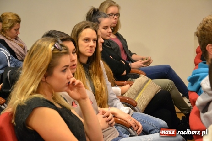 Zdjęcie w galerii na portalu naszraciborz.pl: Jak założyć działalność gospodarczą w miejscu zamieszkania? Ostatni dzień Światowego Tygodnia Przedsiębiorczości na raciborskim zamku  wiadomości z regionu