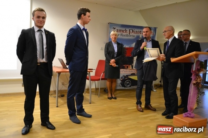 Zdjęcie w galerii na portalu naszraciborz.pl: Jak założyć działalność gospodarczą w miejscu zamieszkania? Ostatni dzień Światowego Tygodnia Przedsiębiorczości na raciborskim zamku  wiadomości z regionu