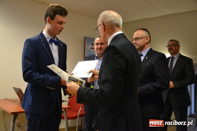 Zdjęcie w galerii na portalu naszraciborz.pl: Jak założyć działalność gospodarczą w miejscu zamieszkania? Ostatni dzień Światowego Tygodnia Przedsiębiorczości na raciborskim zamku  wiadomości z regionu