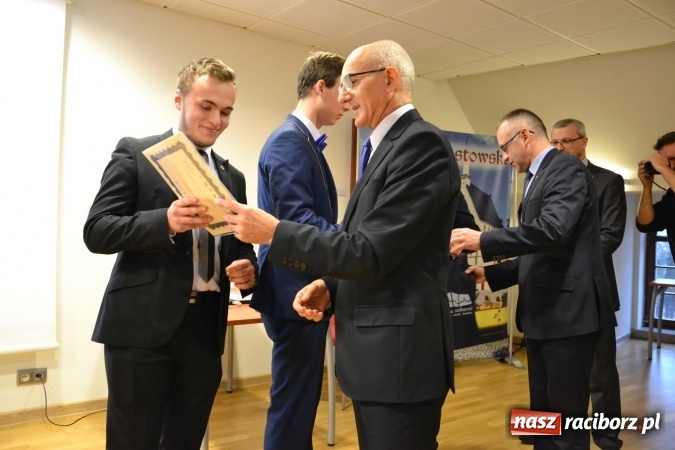 Zdjęcie w galerii na portalu naszraciborz.pl: Jak założyć działalność gospodarczą w miejscu zamieszkania? Ostatni dzień Światowego Tygodnia Przedsiębiorczości na raciborskim zamku  wiadomości z regionu