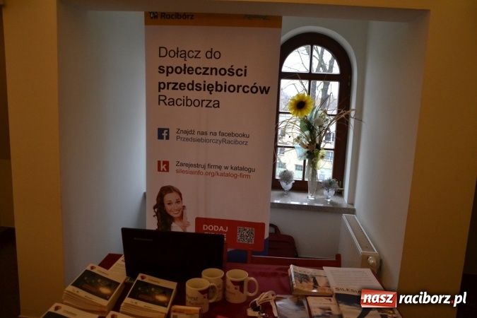 Zdjęcie w galerii na portalu naszraciborz.pl: Jak założyć działalność gospodarczą w miejscu zamieszkania? Ostatni dzień Światowego Tygodnia Przedsiębiorczości na raciborskim zamku  wiadomości z regionu
