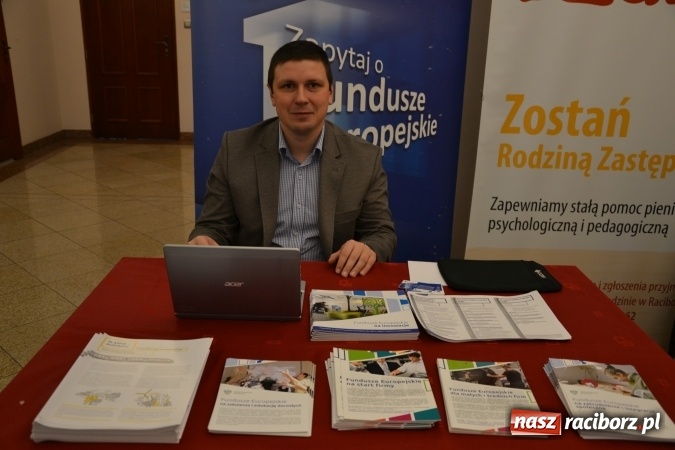 Zdjęcie w galerii na portalu naszraciborz.pl: Jak założyć działalność gospodarczą w miejscu zamieszkania? Ostatni dzień Światowego Tygodnia Przedsiębiorczości na raciborskim zamku  wiadomości z regionu