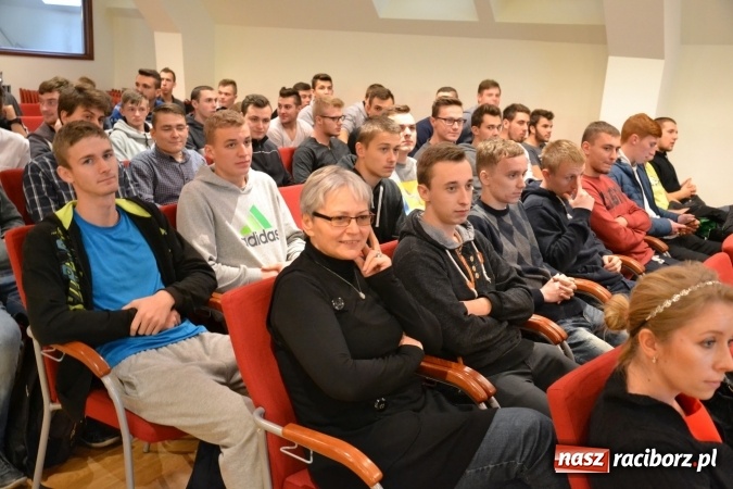 Zdjęcie w galerii na portalu naszraciborz.pl: Jak założyć działalność gospodarczą w miejscu zamieszkania? Ostatni dzień Światowego Tygodnia Przedsiębiorczości na raciborskim zamku  wiadomości z regionu