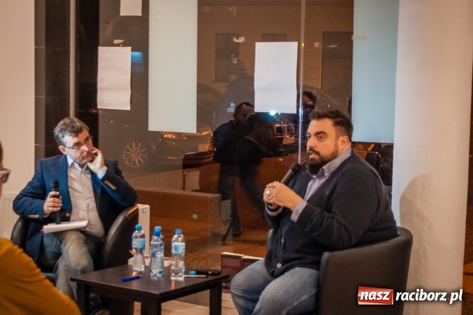 Zdjęcie w galerii na portalu naszraciborz.pl: Tomasz Sekielski: Nie dam sobie przypiąć politycznej łatki. Spotkanie z czytelnikami w Raciborzu wiadomości z regionu