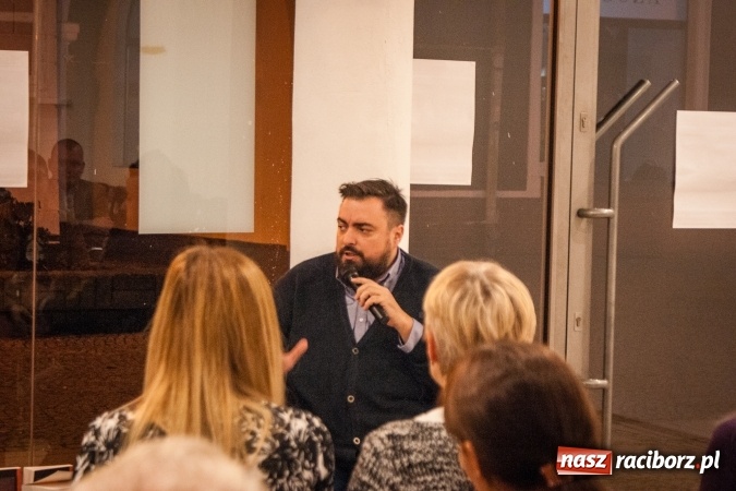 Zdjęcie w galerii na portalu naszraciborz.pl: Tomasz Sekielski: Nie dam sobie przypiąć politycznej łatki. Spotkanie z czytelnikami w Raciborzu wiadomości z regionu
