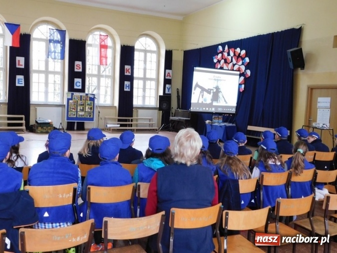 Zdjęcie w galerii na portalu naszraciborz.pl: Ekologiczne spotkanie polsko-czeskie w SP 4  wiadomości z regionu