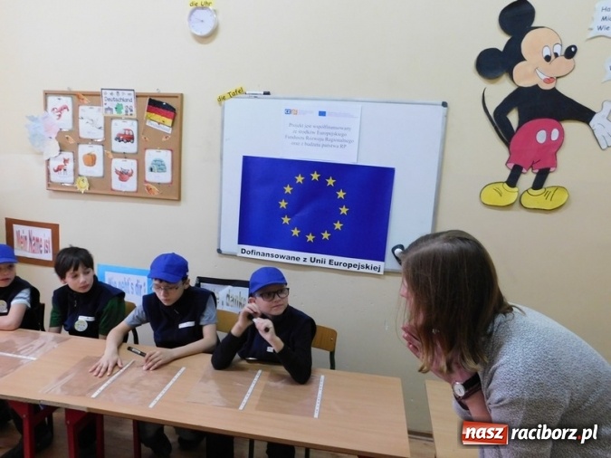 Zdjęcie w galerii na portalu naszraciborz.pl: Ekologiczne spotkanie polsko-czeskie w SP 4  wiadomości z regionu