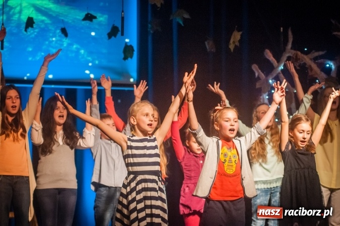 Zdjęcie w galerii na portalu naszraciborz.pl: Jesienne Granie z zespołem Miraż wiadomości z regionu