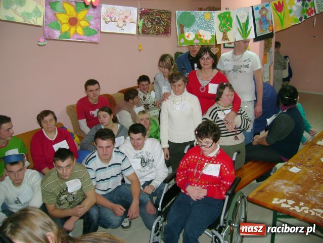 Zdjęcie w galerii na portalu naszraciborz.pl: Młodzież w Różanym Pałacu wiadomości z regionu
