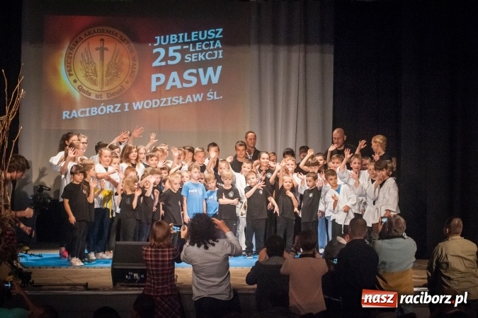 Zdjęcie w galerii na portalu naszraciborz.pl: 25-lecie Pszczyńskiej Akademii Sztuk Walki w Raciborzu wiadomości z regionu