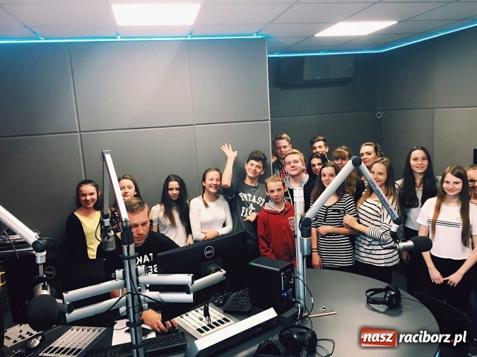 Zdjęcie w galerii na portalu naszraciborz.pl: Nasze Radio - zbliża się finał projektu ZSO w Chałupkach  wiadomości z regionu