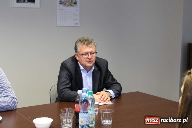 Zdjęcie w galerii na portalu naszraciborz.pl: Nasze Radio - zbliża się finał projektu ZSO w Chałupkach  wiadomości z regionu