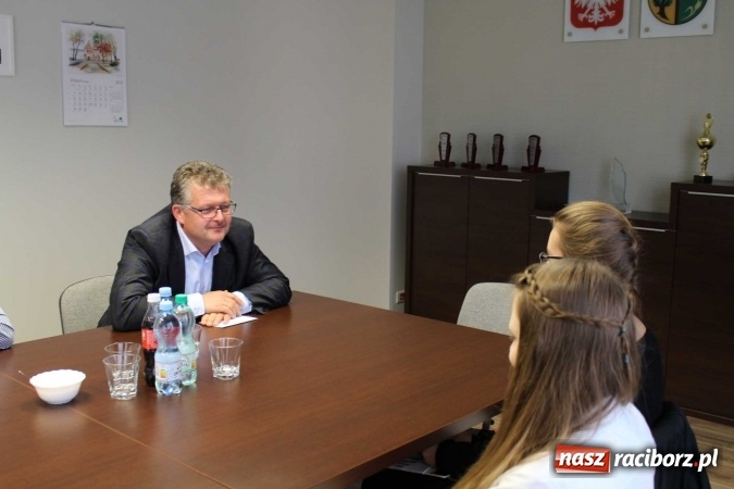Zdjęcie w galerii na portalu naszraciborz.pl: Nasze Radio - zbliża się finał projektu ZSO w Chałupkach  wiadomości z regionu