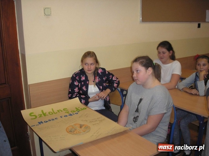 Zdjęcie w galerii na portalu naszraciborz.pl: Nasze Radio - zbliża się finał projektu ZSO w Chałupkach  wiadomości z regionu