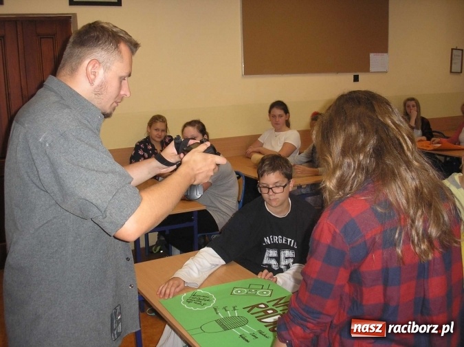 Zdjęcie w galerii na portalu naszraciborz.pl: Nasze Radio - zbliża się finał projektu ZSO w Chałupkach  wiadomości z regionu