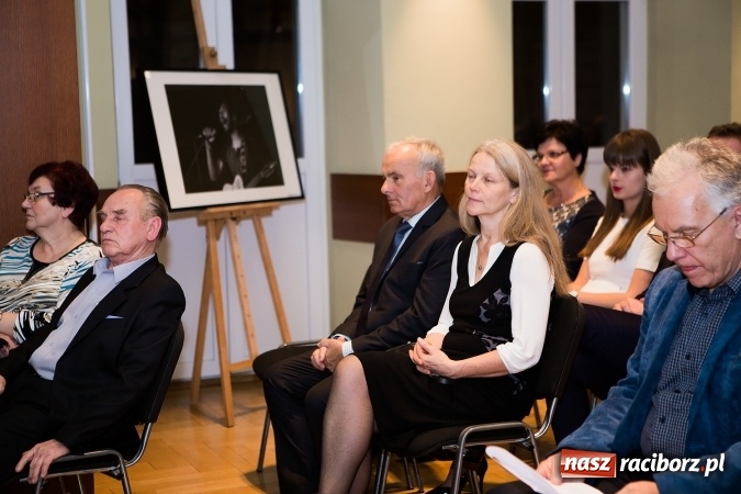 Zdjęcie w galerii na portalu naszraciborz.pl: Władysław Mołdrzyk z nagrodą animatora kultury. Hanna Banaszak na finał Palm Jazz wiadomości z regionu