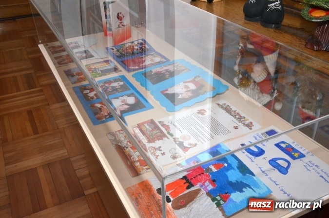 Zdjęcie w galerii na portalu naszraciborz.pl: Gdzie jest święty Mikołaj? Nowa wystawa od wczoraj w raciborskim Muzeum wiadomości z regionu