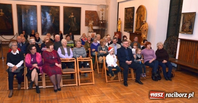 Zdjęcie w galerii na portalu naszraciborz.pl: Gdzie jest święty Mikołaj? Nowa wystawa od wczoraj w raciborskim Muzeum wiadomości z regionu