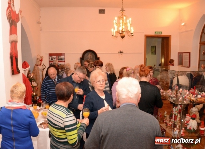 Zdjęcie w galerii na portalu naszraciborz.pl: Gdzie jest święty Mikołaj? Nowa wystawa od wczoraj w raciborskim Muzeum wiadomości z regionu