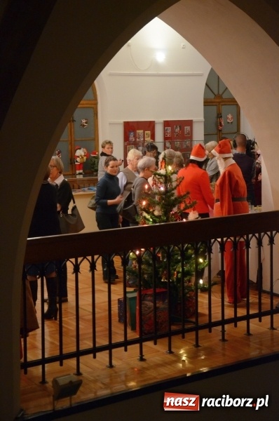 Zdjęcie w galerii na portalu naszraciborz.pl: Gdzie jest święty Mikołaj? Nowa wystawa od wczoraj w raciborskim Muzeum wiadomości z regionu