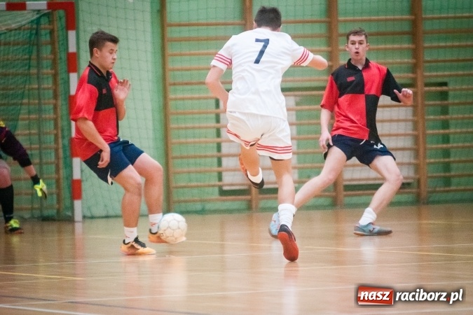 Zdjęcie w galerii na portalu naszraciborz.pl: Sobotni wieczór z HLPN. Grała druga liga. Piękny Trawnik lepszy od Stolarni, Max-Fit Baborów zdeklasował Amatorów wiadomości z regionu
