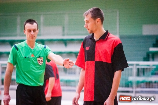 Zdjęcie w galerii na portalu naszraciborz.pl: Sobotni wieczór z HLPN. Grała druga liga. Piękny Trawnik lepszy od Stolarni, Max-Fit Baborów zdeklasował Amatorów wiadomości z regionu