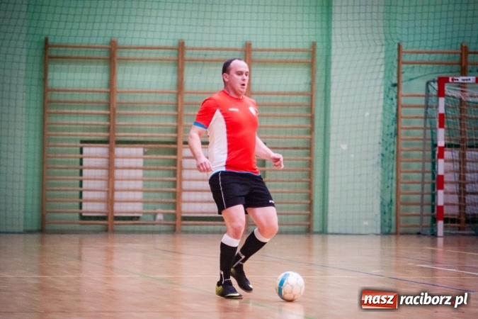 Zdjęcie w galerii na portalu naszraciborz.pl: Sobotni wieczór z HLPN. Grała druga liga. Piękny Trawnik lepszy od Stolarni, Max-Fit Baborów zdeklasował Amatorów wiadomości z regionu