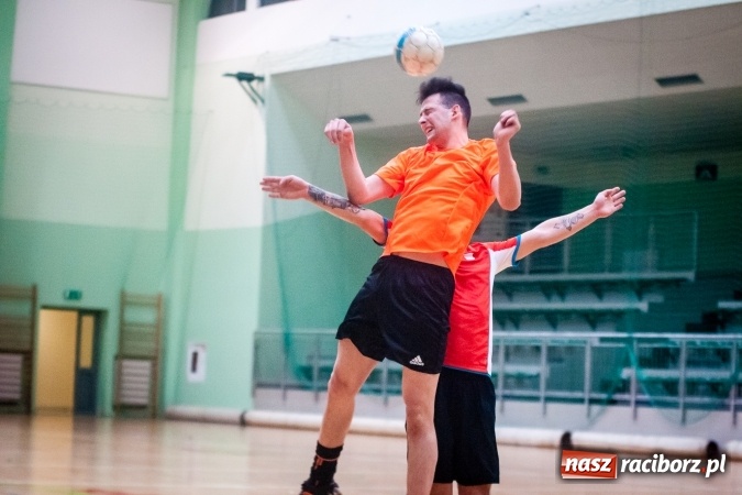 Zdjęcie w galerii na portalu naszraciborz.pl: Sobotni wieczór z HLPN. Grała druga liga. Piękny Trawnik lepszy od Stolarni, Max-Fit Baborów zdeklasował Amatorów wiadomości z regionu