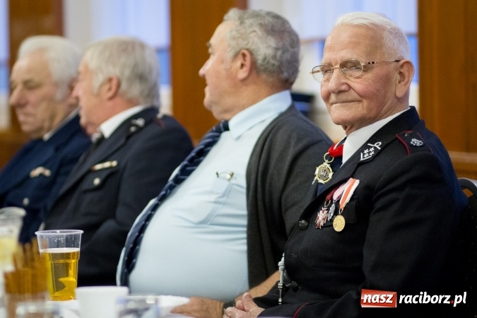 Zdjęcie w galerii na portalu naszraciborz.pl: XXI wiek i XXI spotkanie druhów weteranów ziemi raciborskiej  wiadomości z regionu