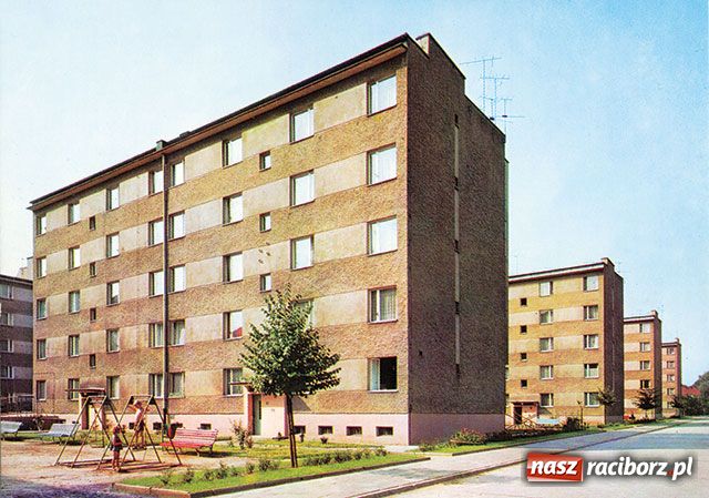 Zdjęcie w galerii na portalu naszraciborz.pl: Niezbędnik czasu PRL-u wiadomości z regionu