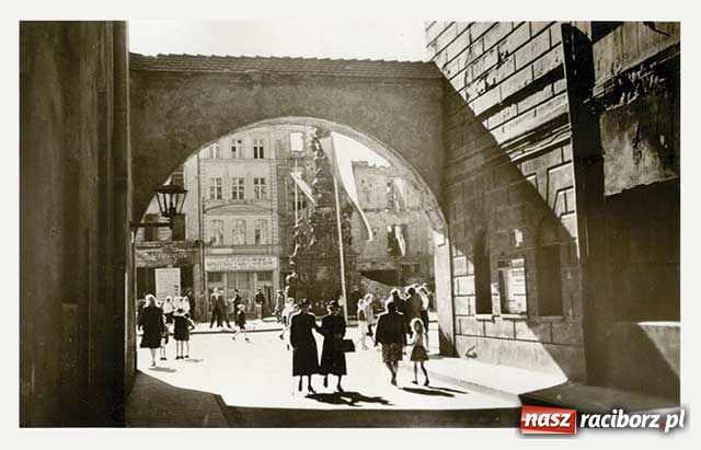 Zdjęcie w galerii na portalu naszraciborz.pl: Niezbędnik czasu PRL-u wiadomości z regionu