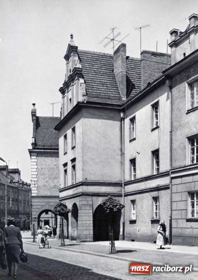 Zdjęcie w galerii na portalu naszraciborz.pl: Niezbędnik czasu PRL-u wiadomości z regionu