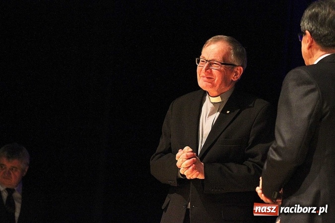 Zdjęcie w galerii na portalu naszraciborz.pl: UNITAS IN VERITATE - wręczono kolejne medale im. Ks. Prałata Stefana Pieczki wiadomości z regionu