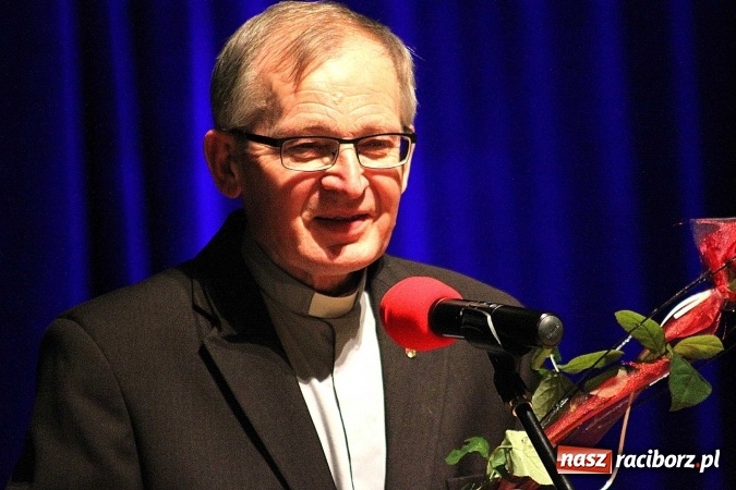 Zdjęcie w galerii na portalu naszraciborz.pl: UNITAS IN VERITATE - wręczono kolejne medale im. Ks. Prałata Stefana Pieczki wiadomości z regionu